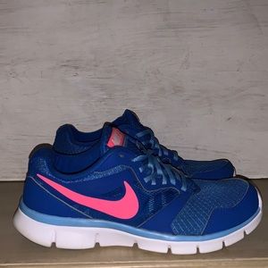 Women’s Nike Running Shoes Sz 9.5